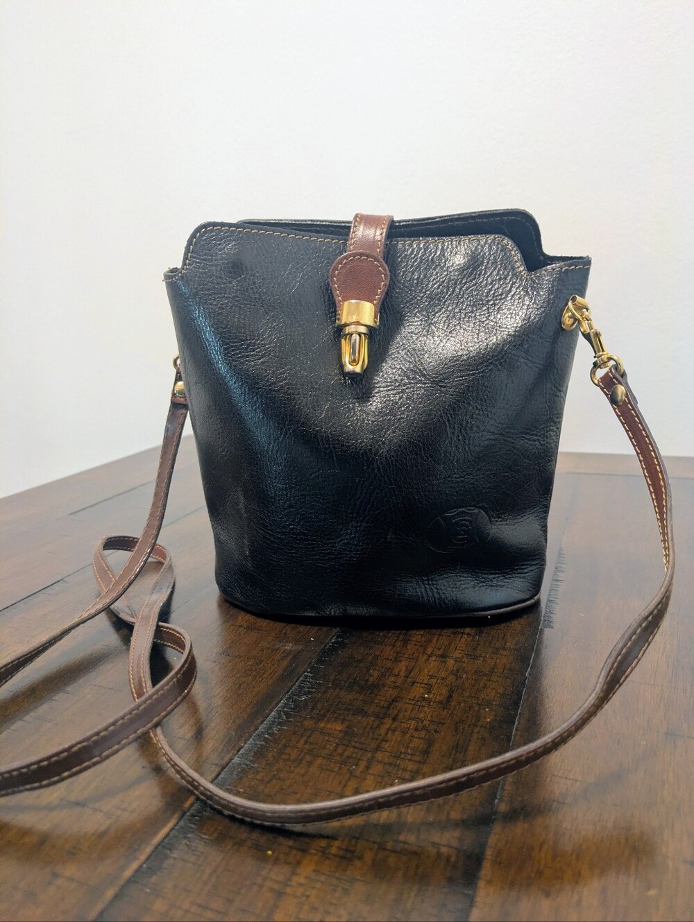 Vintage leather made in Spain black crossbody shoulder bag